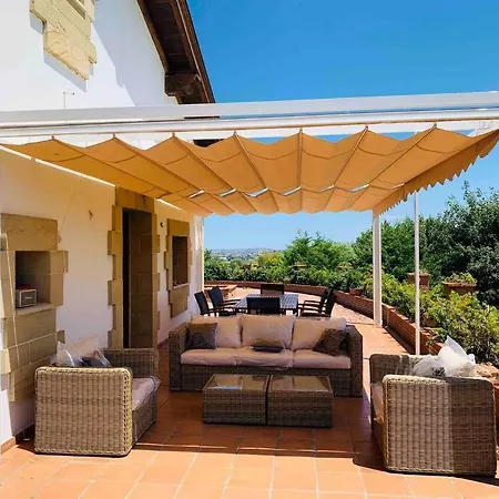 La Torre Con Piscina 别墅 *